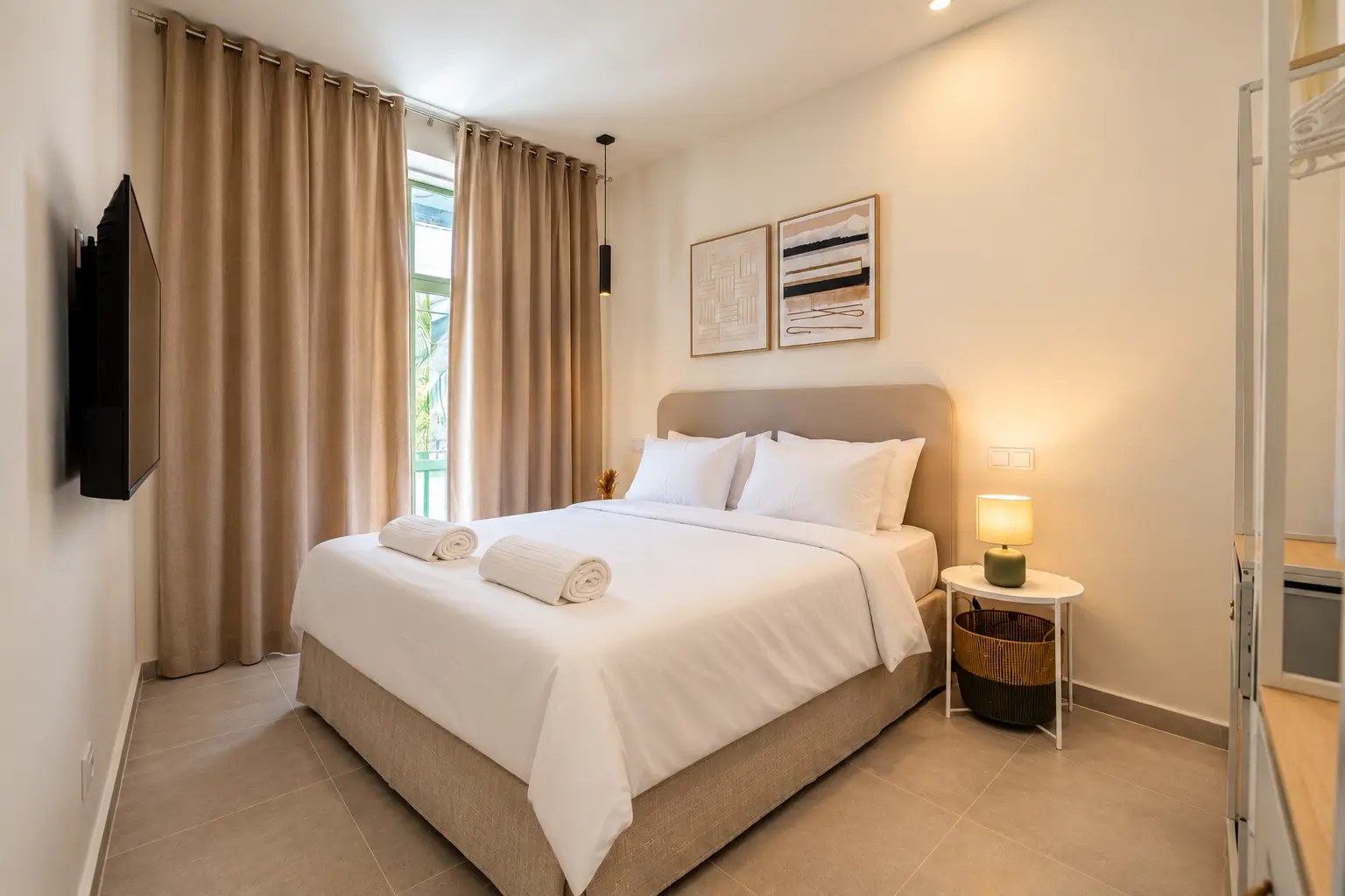 Right Residence — Bedroom