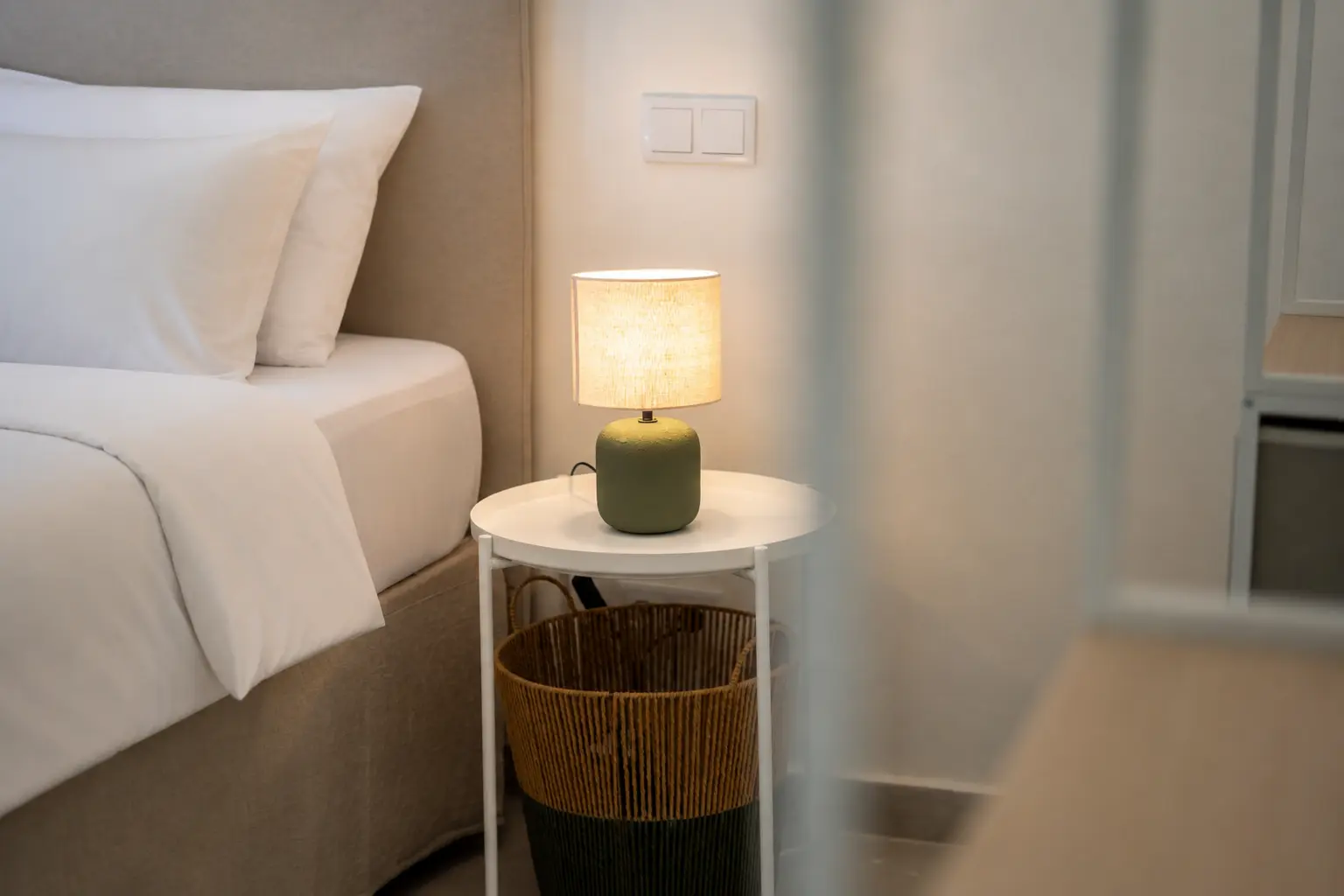 Right Residence — Bedroom details